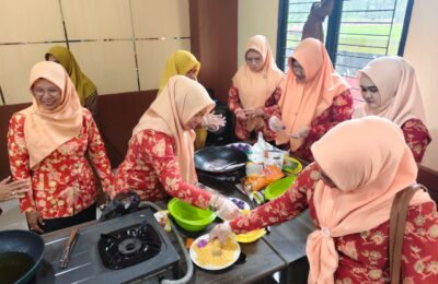 Demo masakan pangan lokal yang berlangsung di Aula Dinas Pemuda dan Olahraga (Dispora) HSU. (Ist)